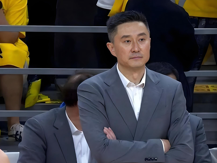 华体会官方平台下载-杜锋有点措手不及！|中国男篮|广东队|崔永熙|焦泊乔|尼基_新浪体育_新浪新闻